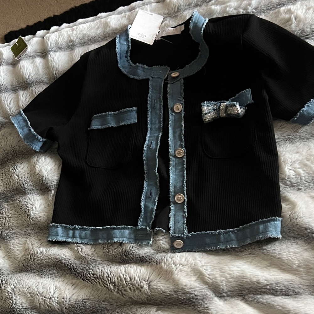 Stylish Black and Light wash jean button up top
